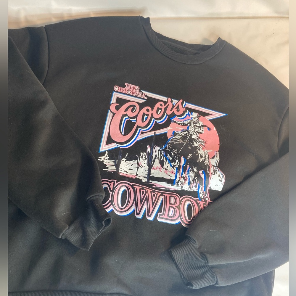 The original Coors light woman’s cowboy polyester sweatshirt black pink small